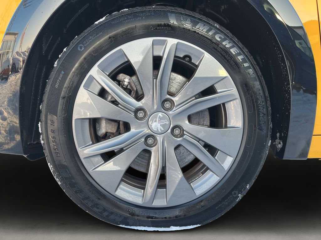 Peugeot 208 2023