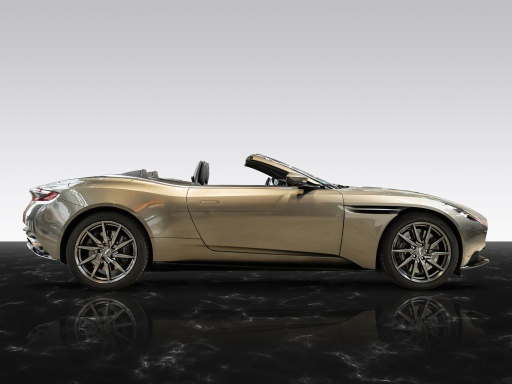 Aston Martin DB11 2018