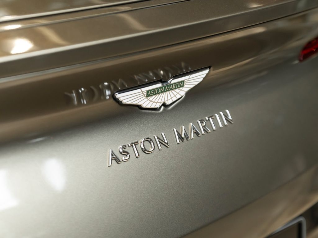 Aston Martin DB11 2018