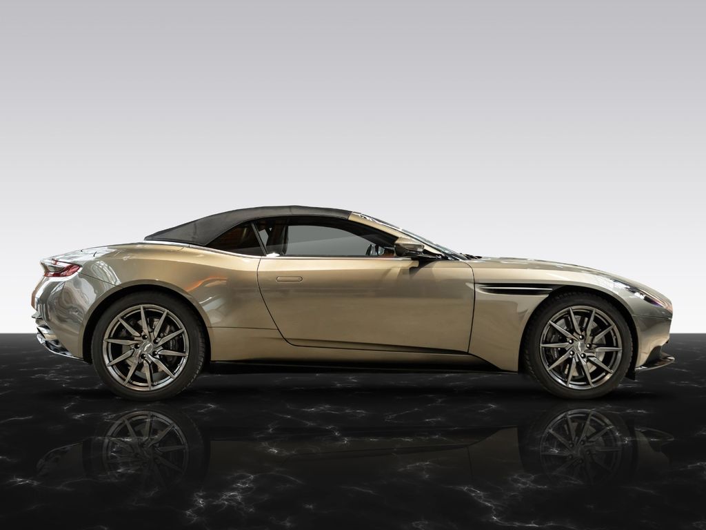 Aston Martin DB11 2018