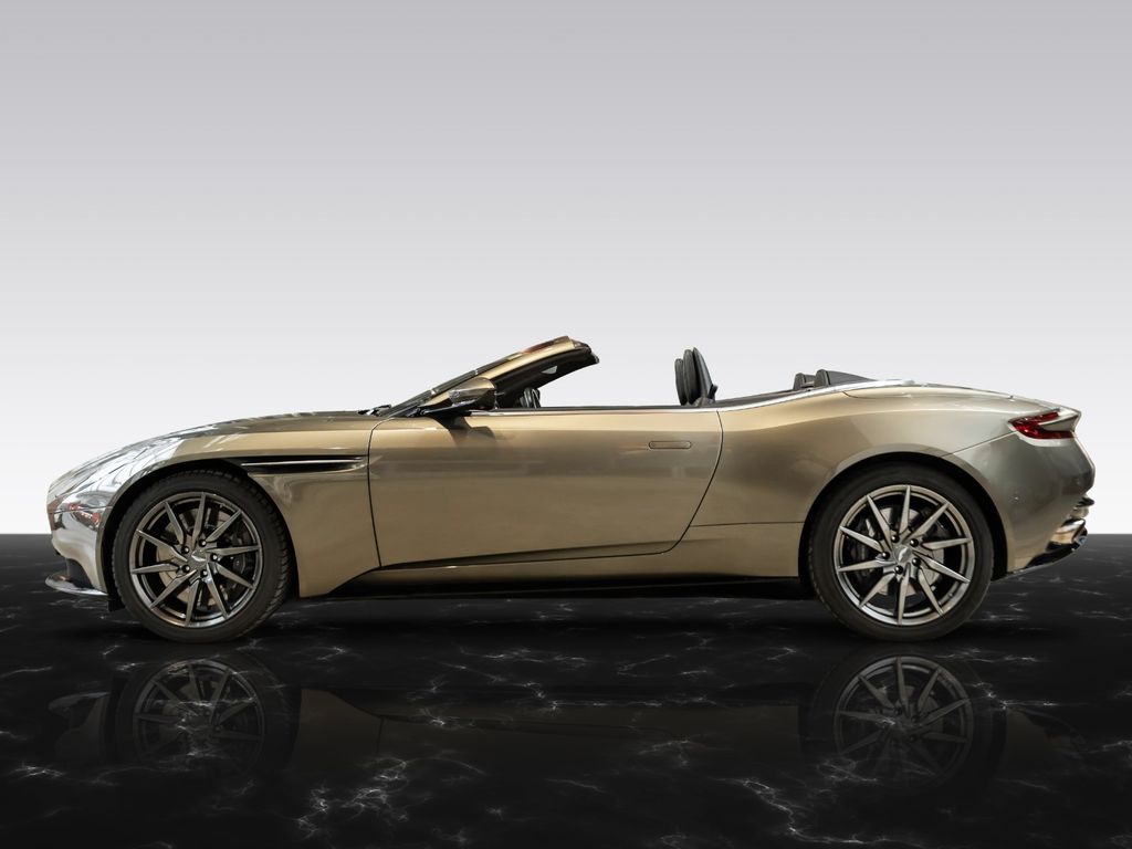 Aston Martin DB11 2018