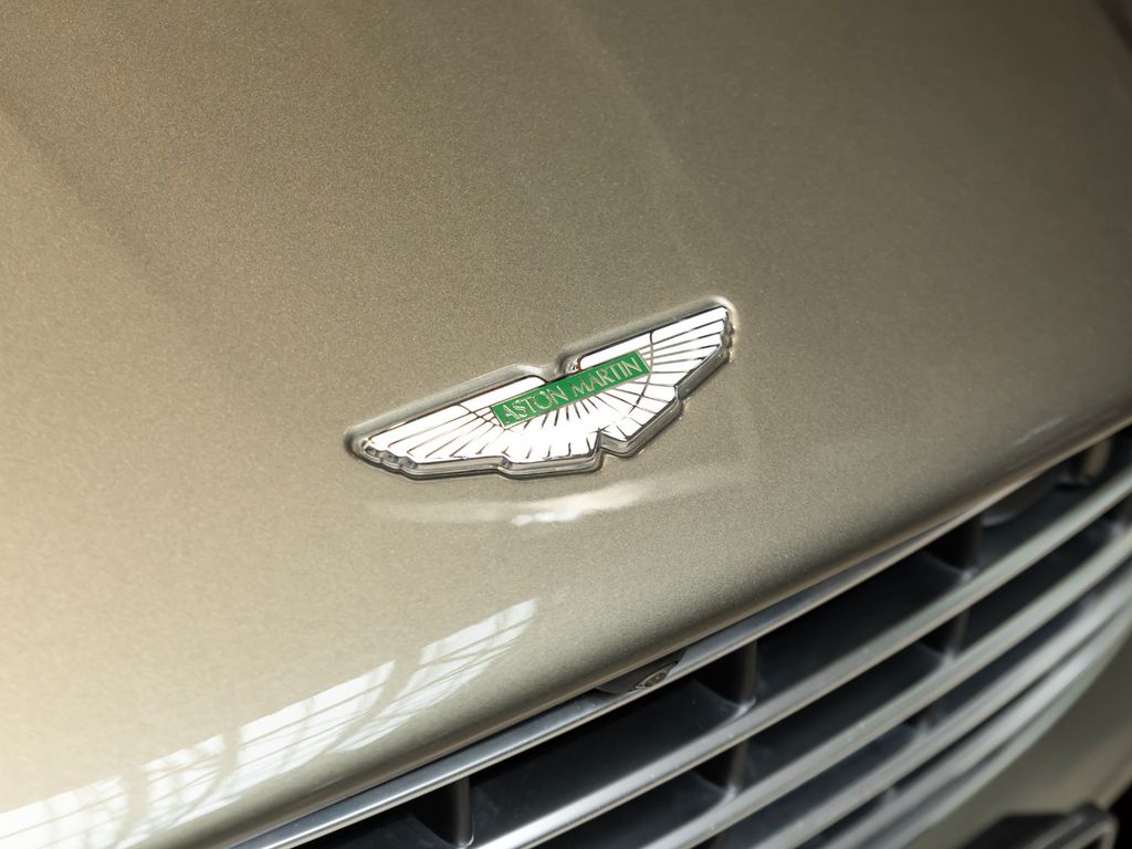 Aston Martin DB11 2018