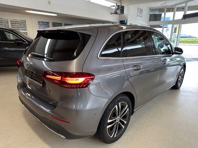 Mercedes-Benz B 200 2024