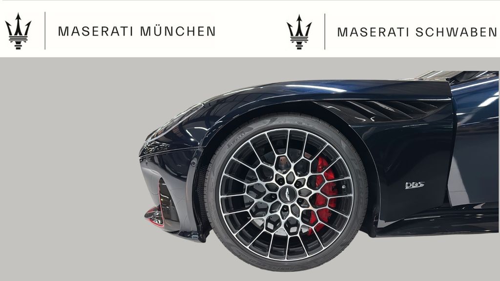 Aston Martin DBS 2025