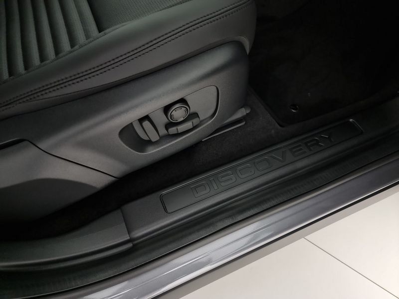 Land Rover Discovery Sport 2024