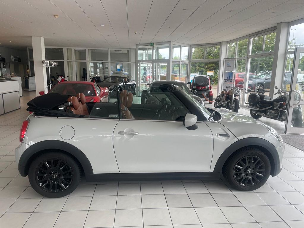 MINI ONE 2019