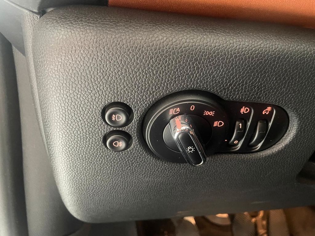 MINI ONE 2019