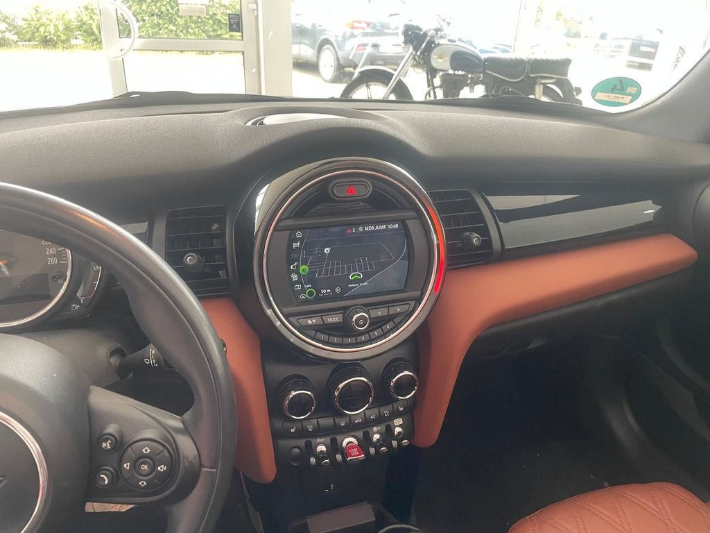MINI ONE 2019