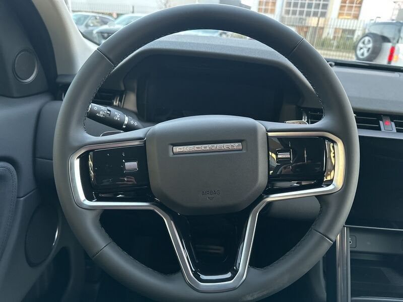 Land Rover Discovery Sport 2024