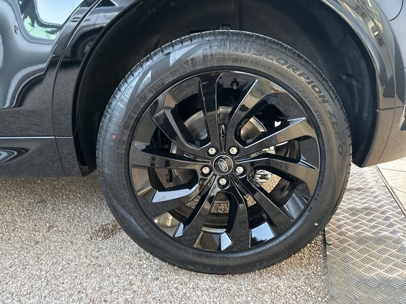 Land Rover Discovery Sport 2024