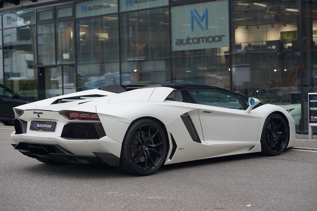Lamborghini Aventador 2014