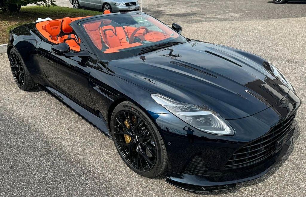 Aston Martin V8 Vantage 2024