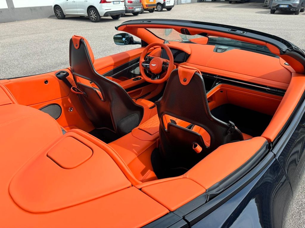 Aston Martin V8 Vantage 2024