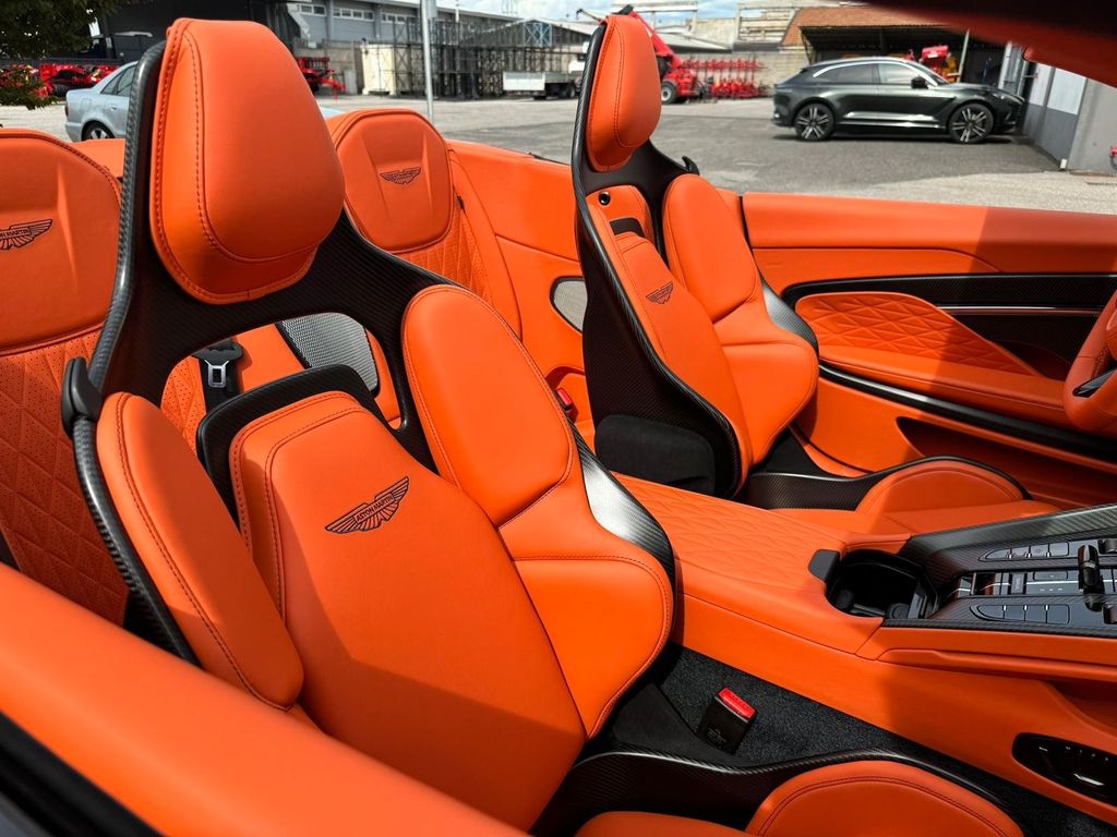 Aston Martin V8 Vantage 2024