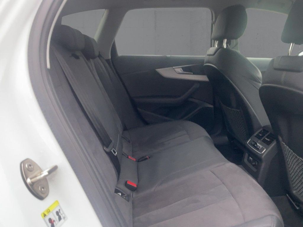 Audi A4 2023