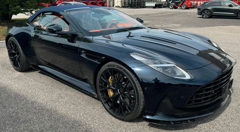 Aston Martin V8 Vantage 2024