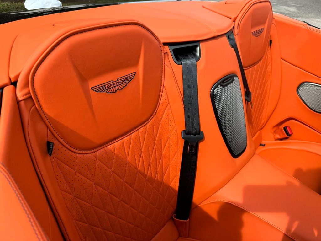 Aston Martin V8 Vantage 2024