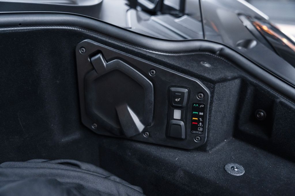 Lamborghini Revuelto 2024