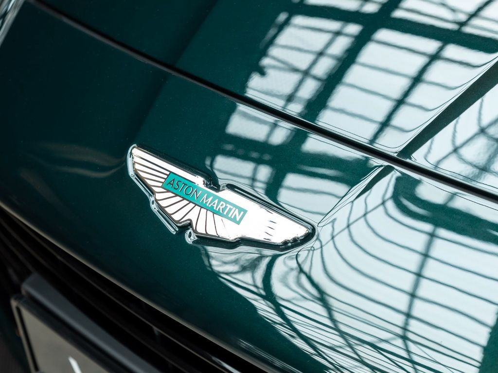 Aston Martin Vanquish 2025