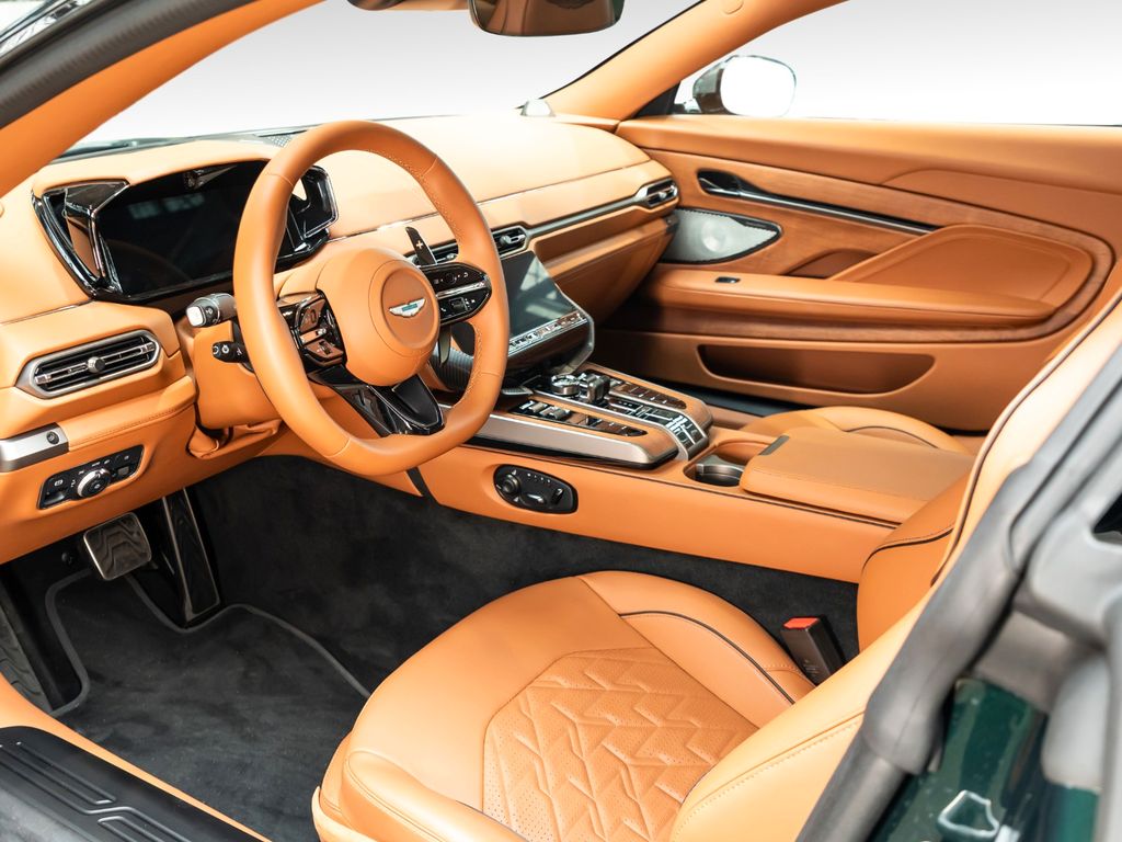 Aston Martin Vanquish 2025