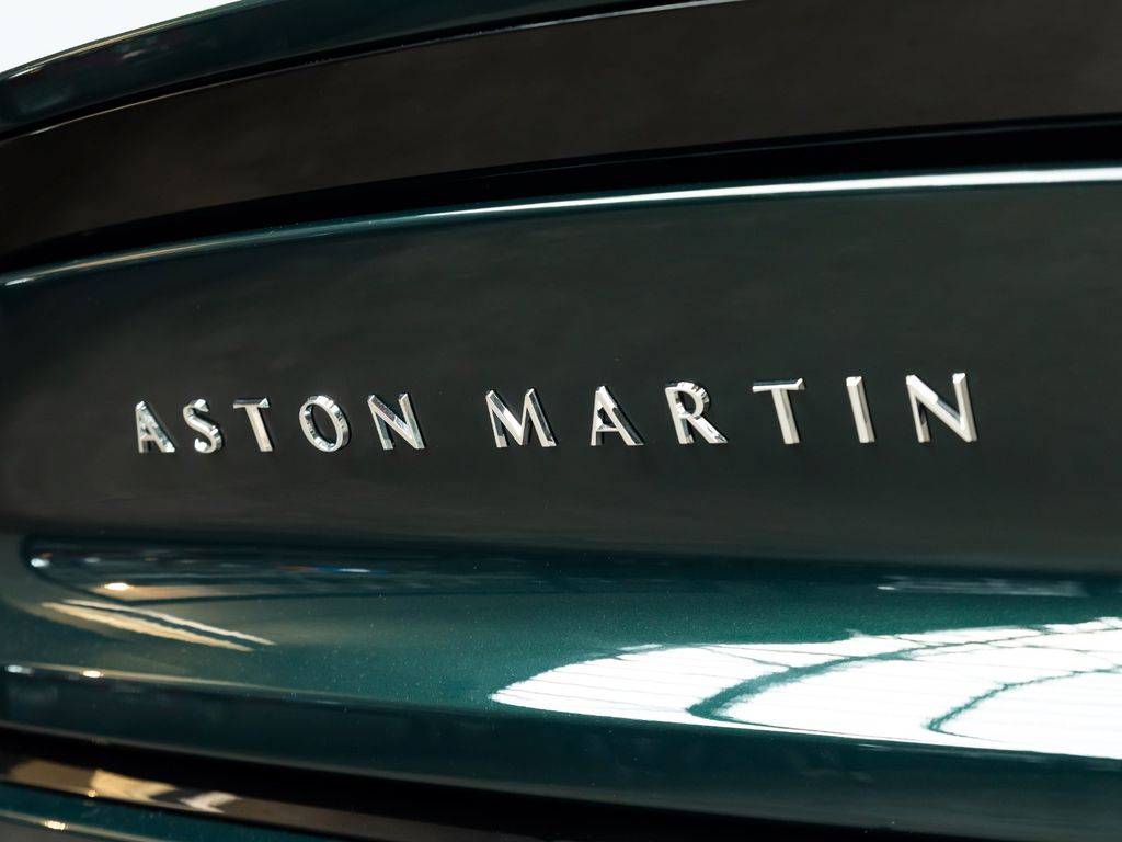 Aston Martin Vanquish 2025