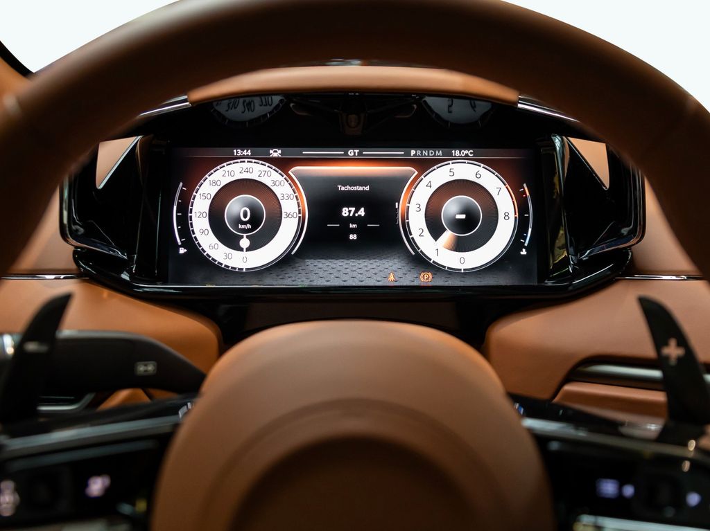 Aston Martin Vanquish 2025