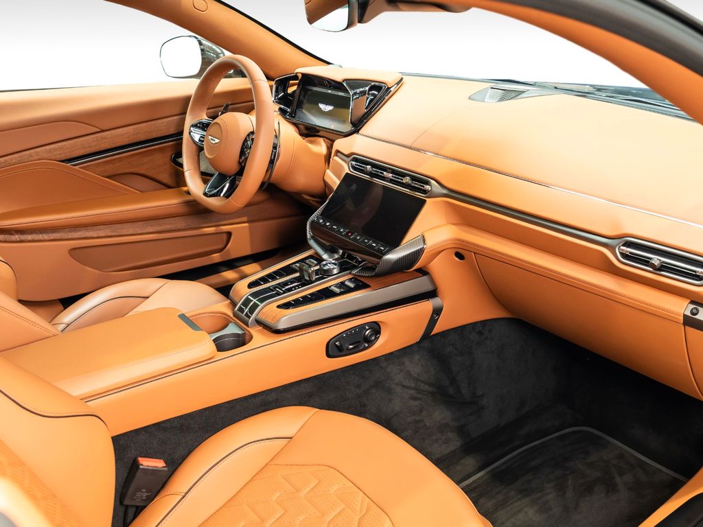 Aston Martin Vanquish 2025