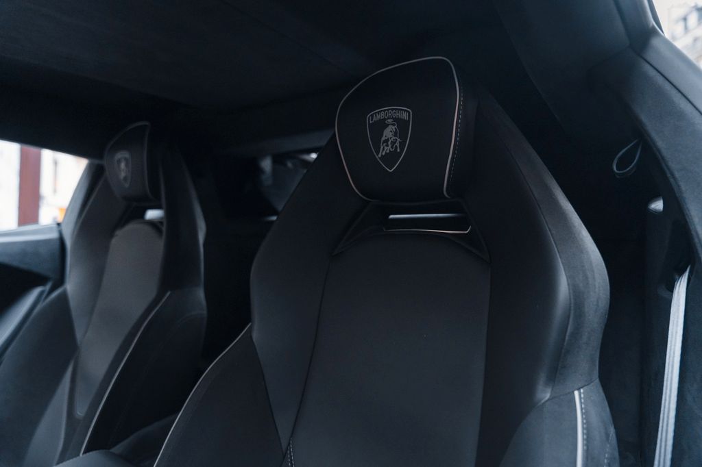 Lamborghini Revuelto 2024