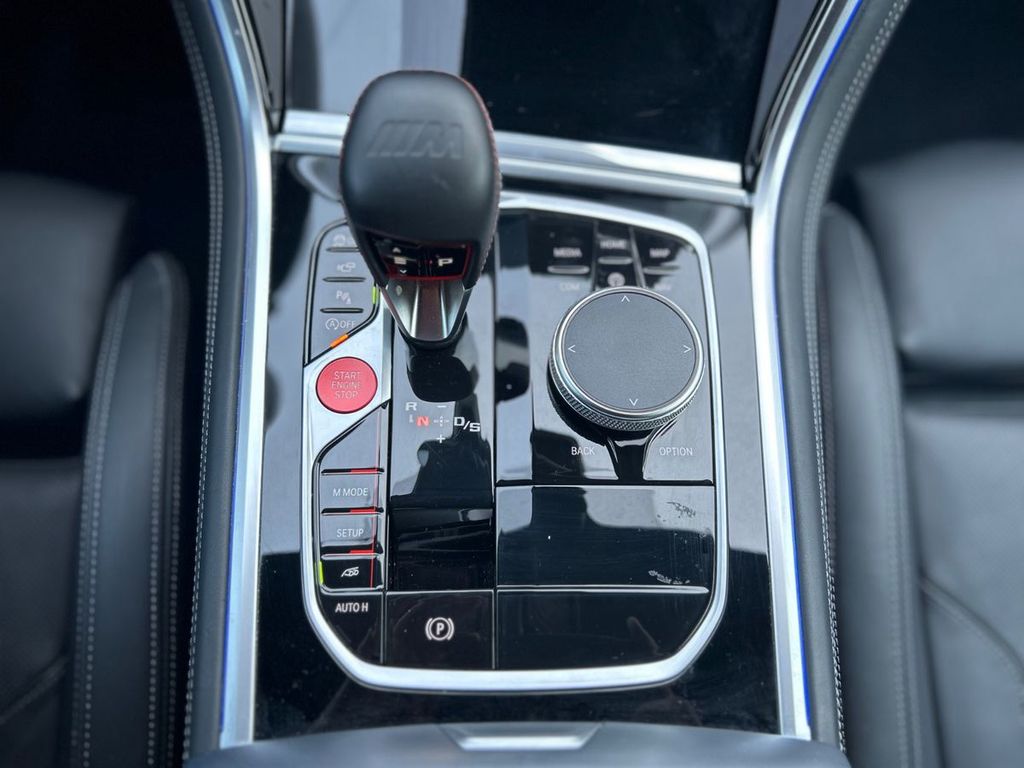 BMW M8 2025
