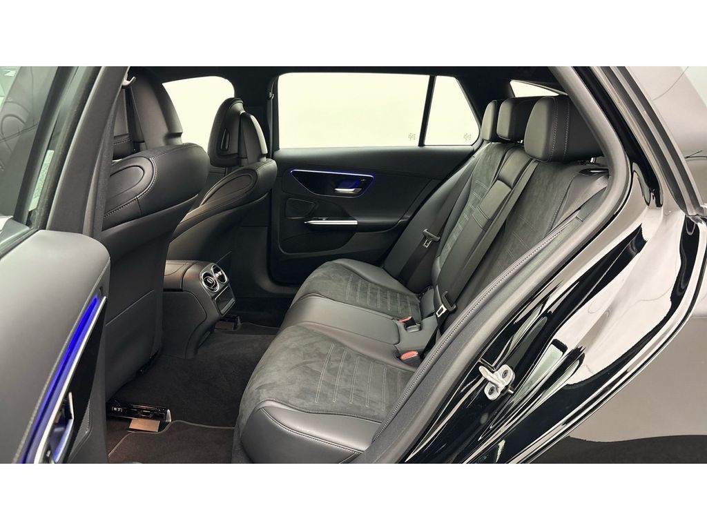 Mercedes-Benz C 300 2025