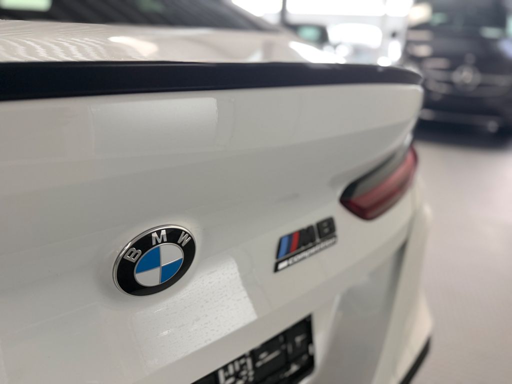 BMW M8 2025