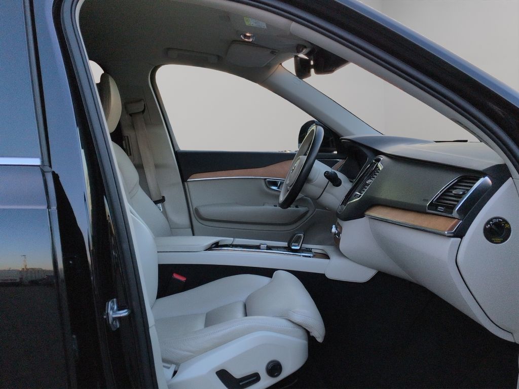 Volvo XC90 2021
