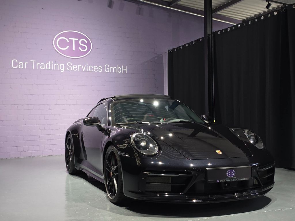 Porsche 911 2023