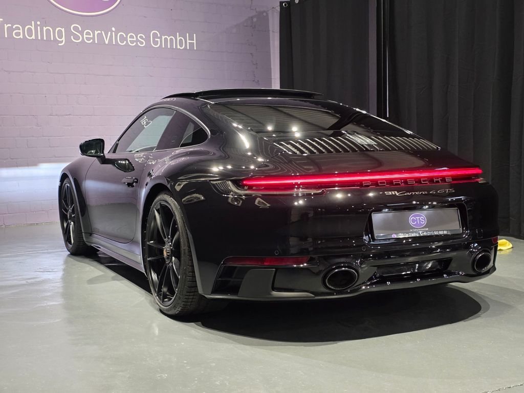 Porsche 911 2023