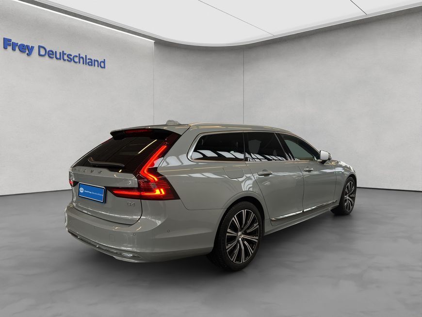 Volvo V90 2024