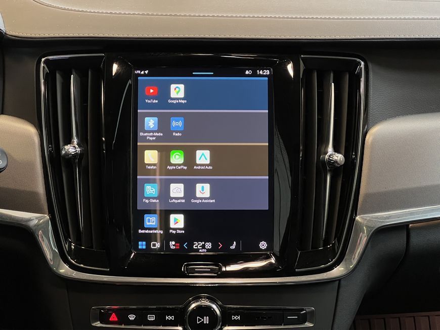 Volvo V90 2024