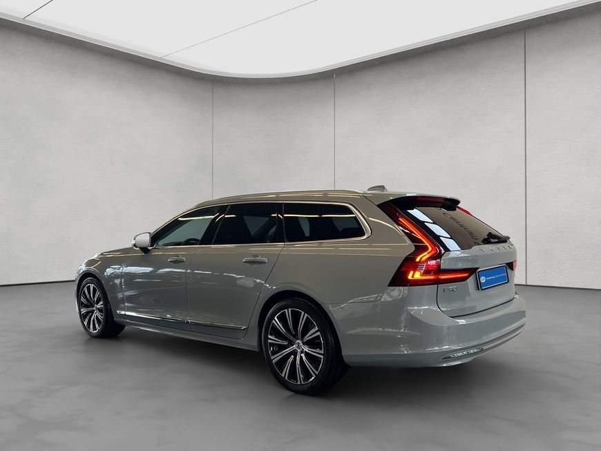 Volvo V90 2024