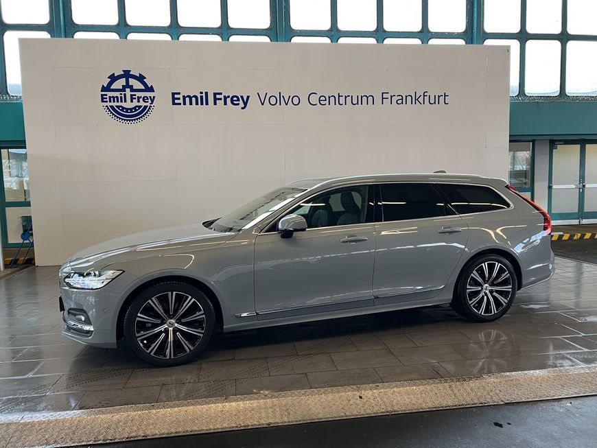 Volvo V90 2024