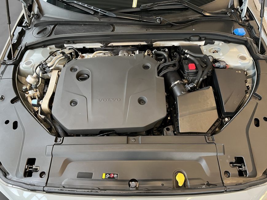 Volvo V90 2024