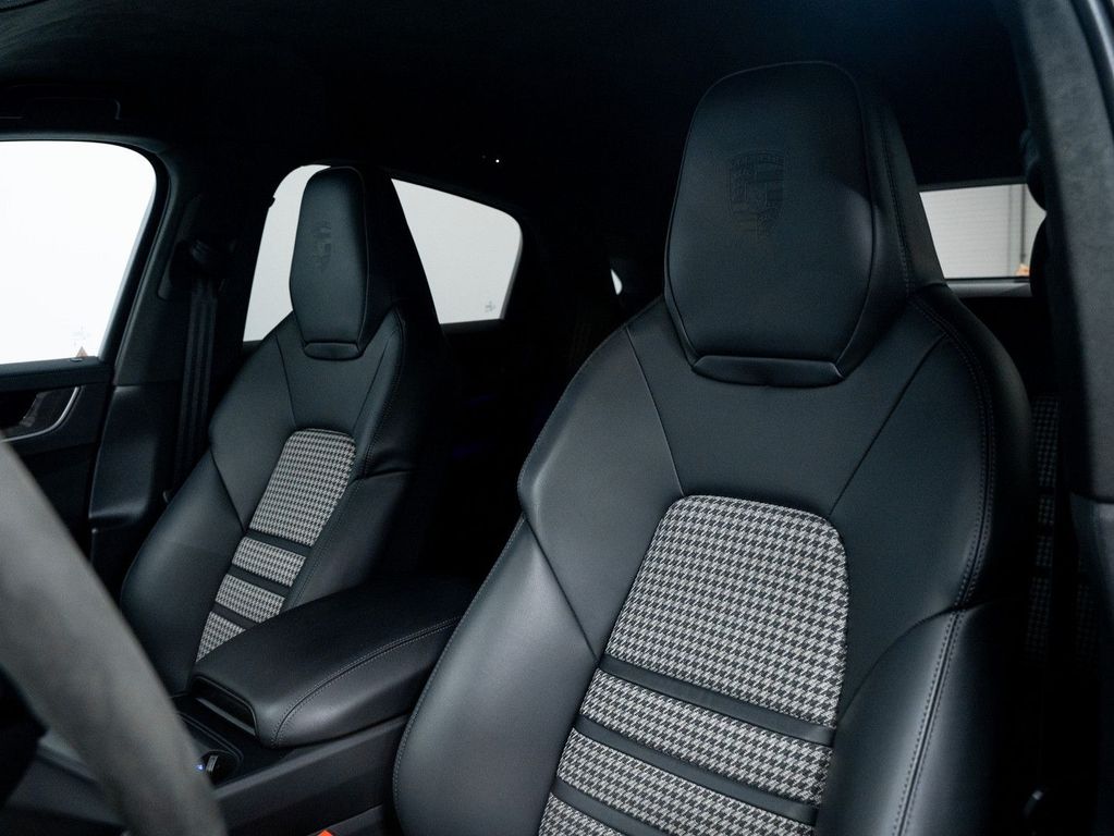 Porsche Cayenne 2024