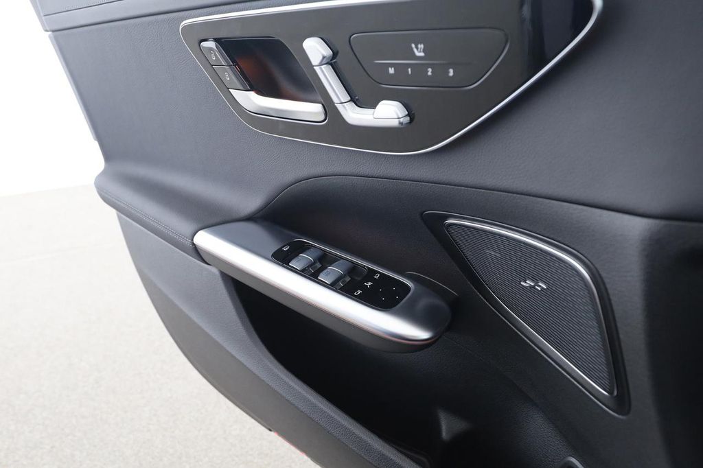 Mercedes-Benz C 220 2025