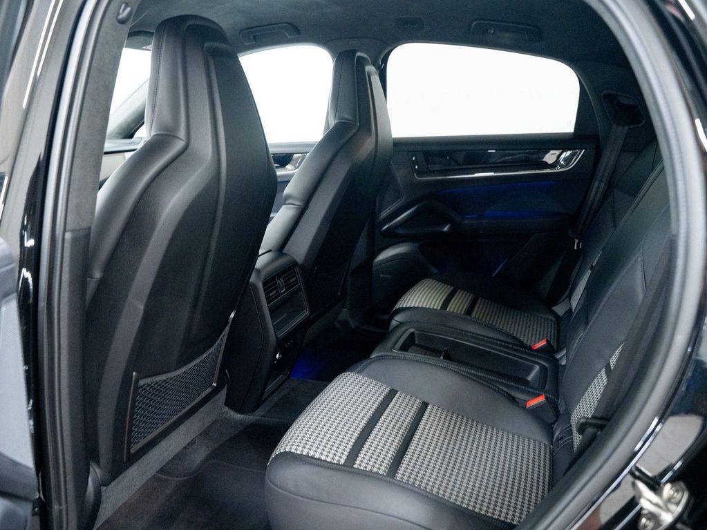 Porsche Cayenne 2024