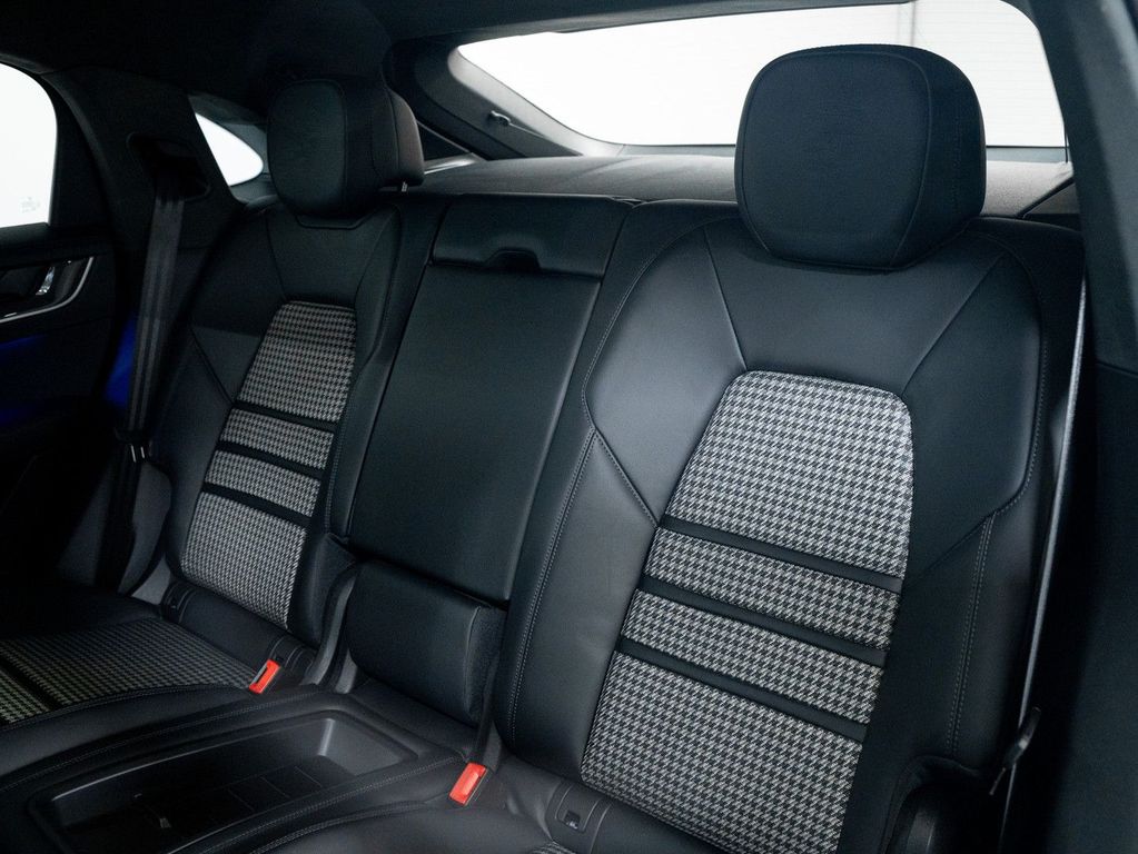 Porsche Cayenne 2024