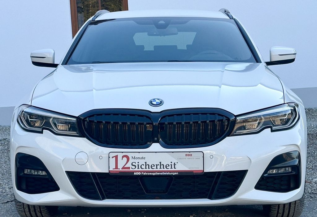 BMW 330 2022