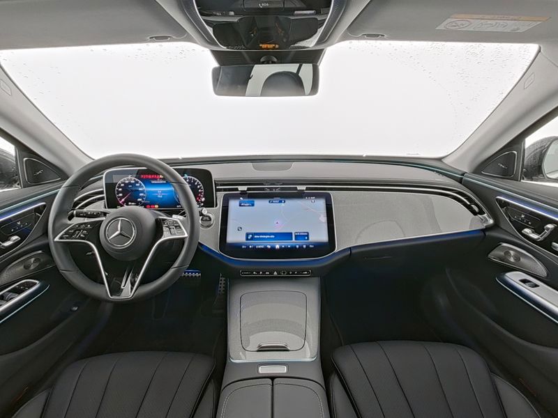 Mercedes-Benz E 300 2025