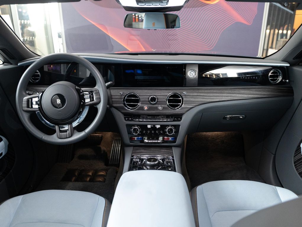 Rolls-Royce Spectre 2024