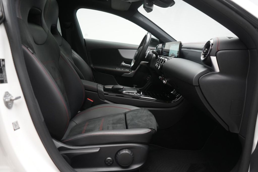 Mercedes-Benz CLA 200 2021