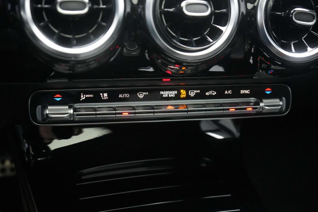 Mercedes-Benz CLA 200 2021