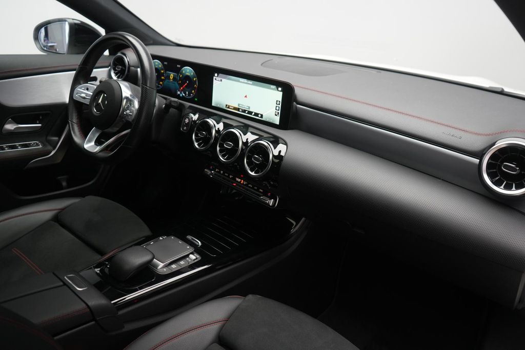 Mercedes-Benz CLA 200 2021