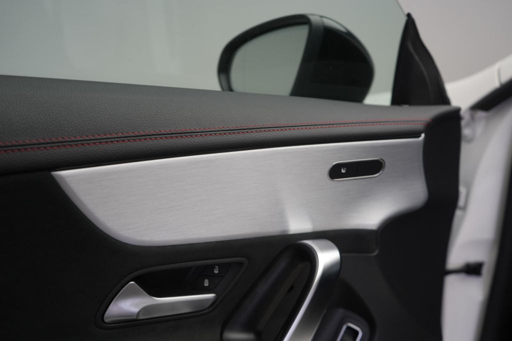 Mercedes-Benz CLA 200 2021